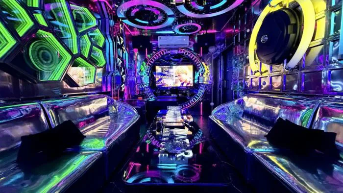 Karaoke Quận 1 TP.HCM — 30+ Phòng Hát, Mở Đến 5h Sáng – AVATAR KARAOKE