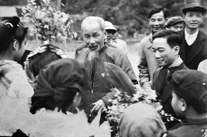Hình ảnh bác hồ cười